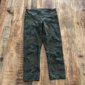 Lululemon Wunder Under Crop